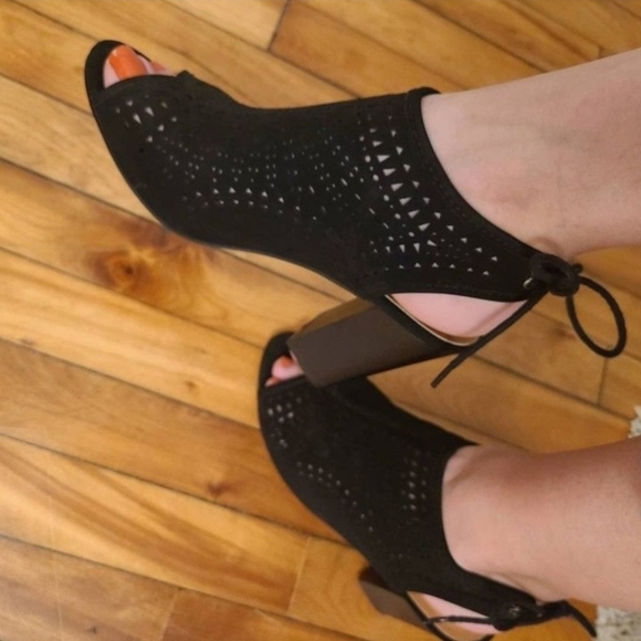 Heeled shoes - Picture 3 of 3